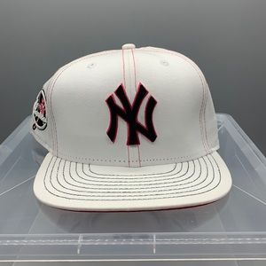 Yankees White & Pink SnapBack